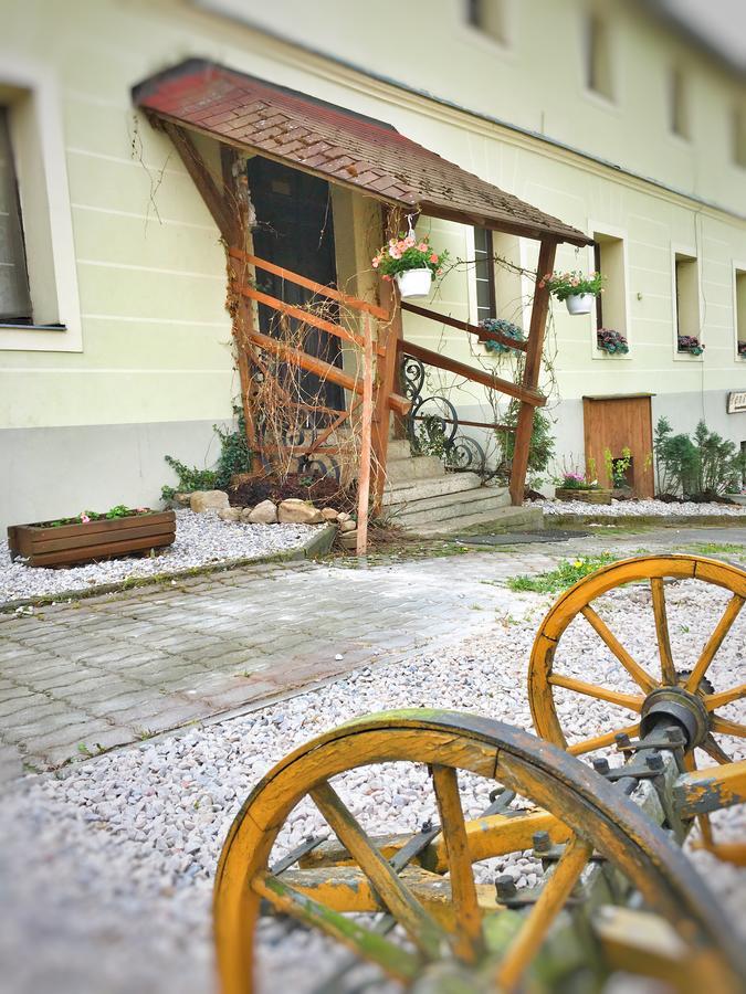 Penzion Pegas Depoltovice Nova Role Exterior photo